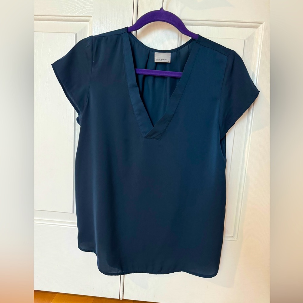Shortsleeved navy blouse from Vero Moda